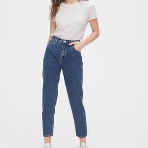 GAP Women's High-Rise mom Jean size women’s 12/31